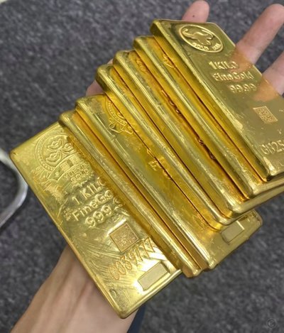 金价为何波动？深度解析现货黄金价格的决定因素